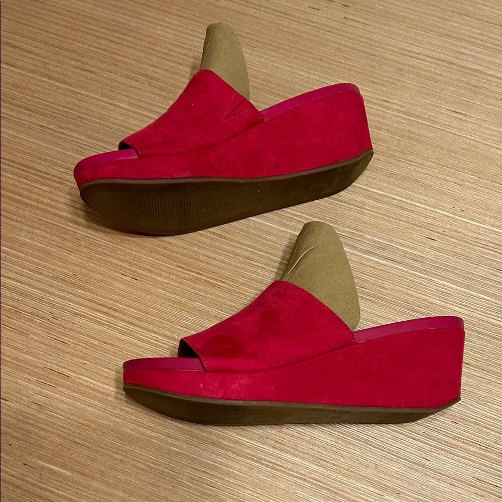 Carlos Santana Fushia Suede Slide Mules - Picture 2 of 5